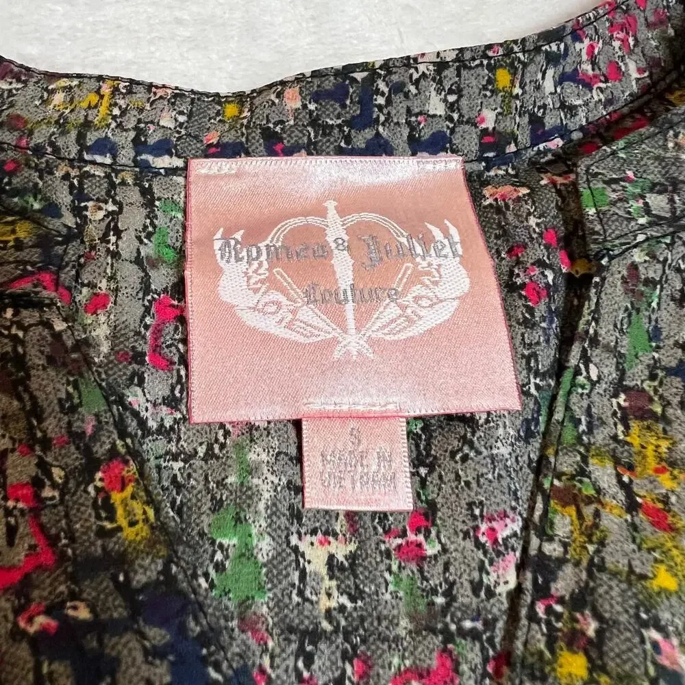 Romeo & Juliet Couture Split Neck Popover Tunic Blouse Size S Roll Tab Sleeve
